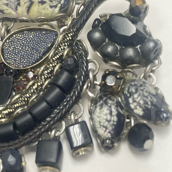 Ayala Bar Full Moon Pin - Picture 3 of 8